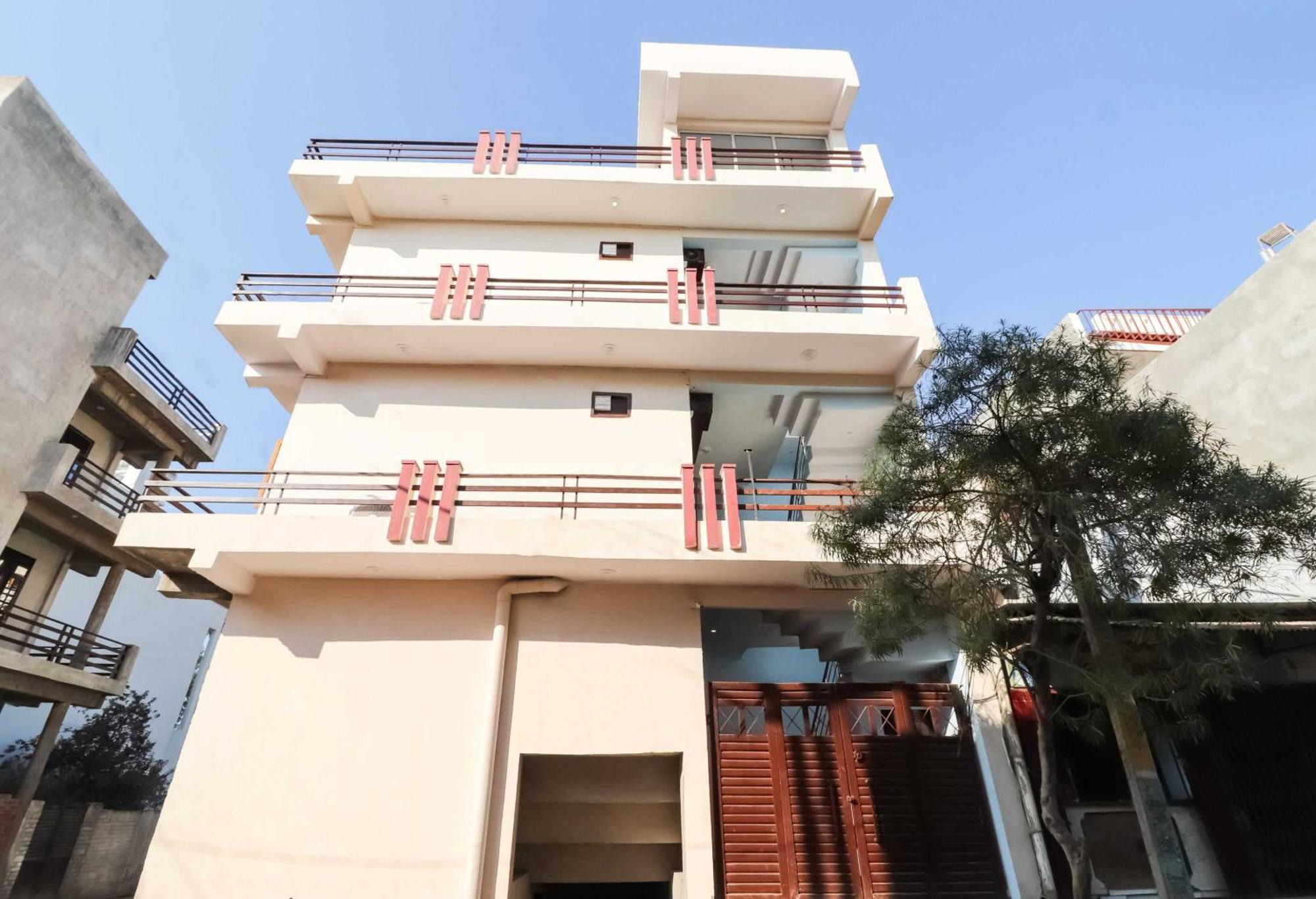 Hotel O The Velvet Chinhat Tiraha Buitenkant foto