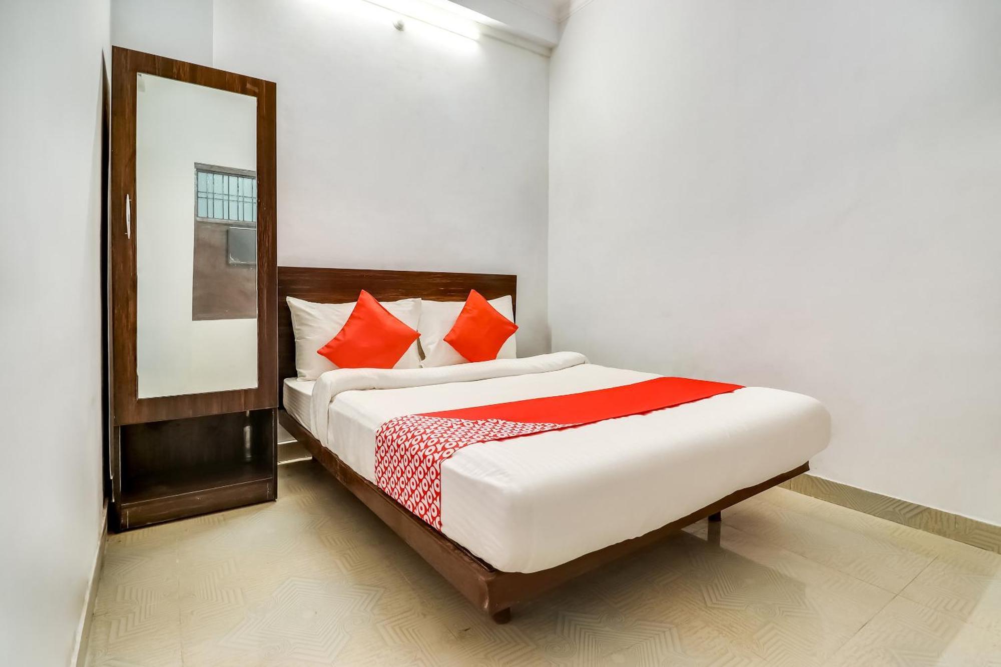 Hotel O The Velvet Chinhat Tiraha Buitenkant foto