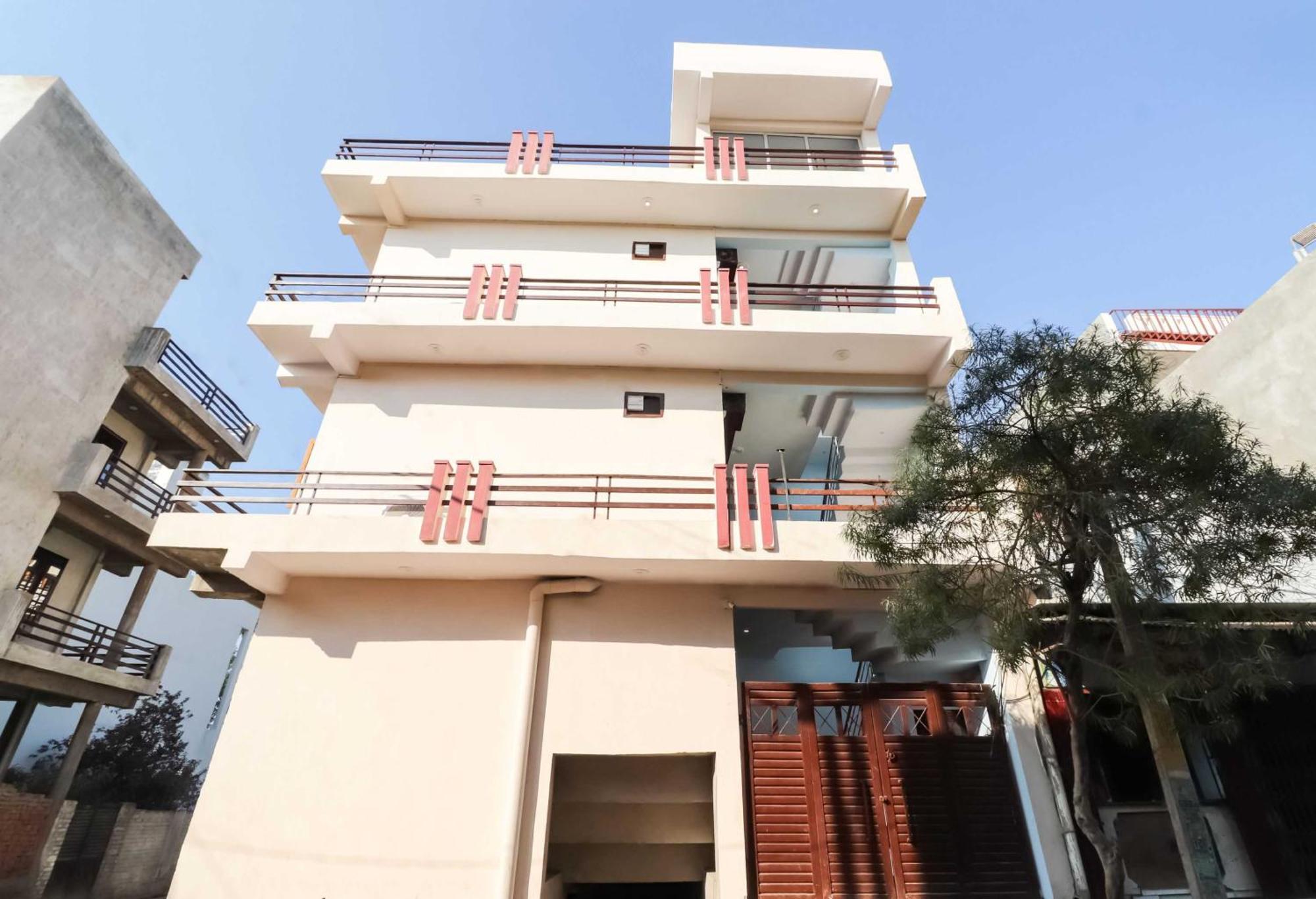 Hotel O The Velvet Chinhat Tiraha Buitenkant foto
